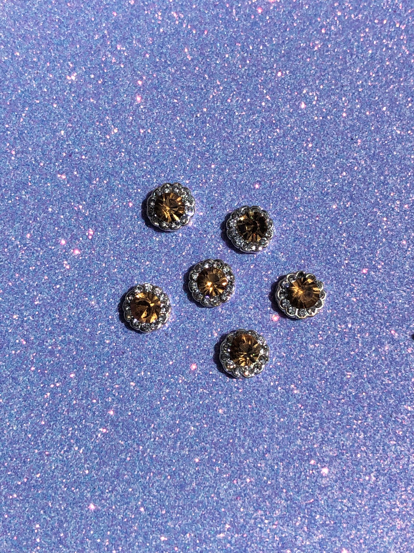 champagne round nail charm