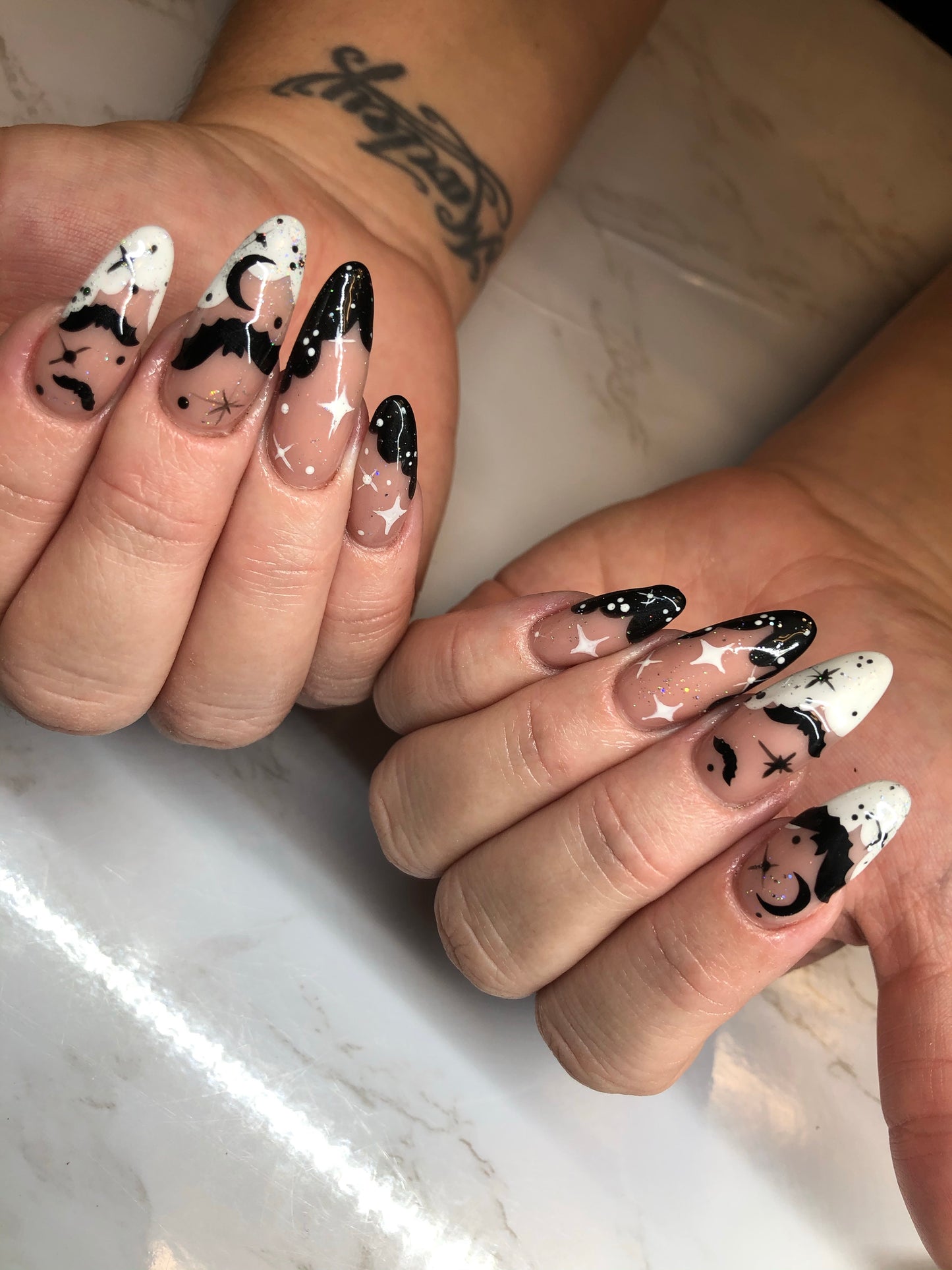 bat halloween round manicure