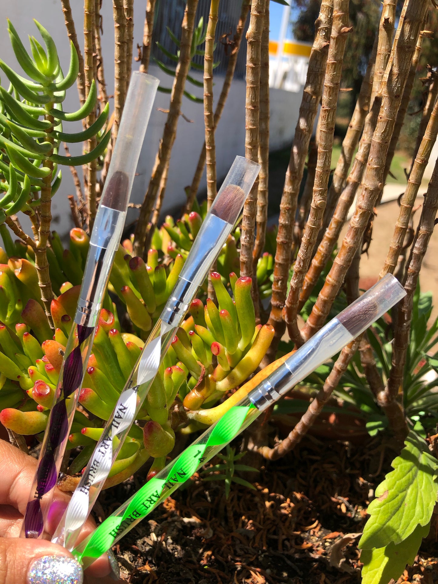 clean up brushes for nail art